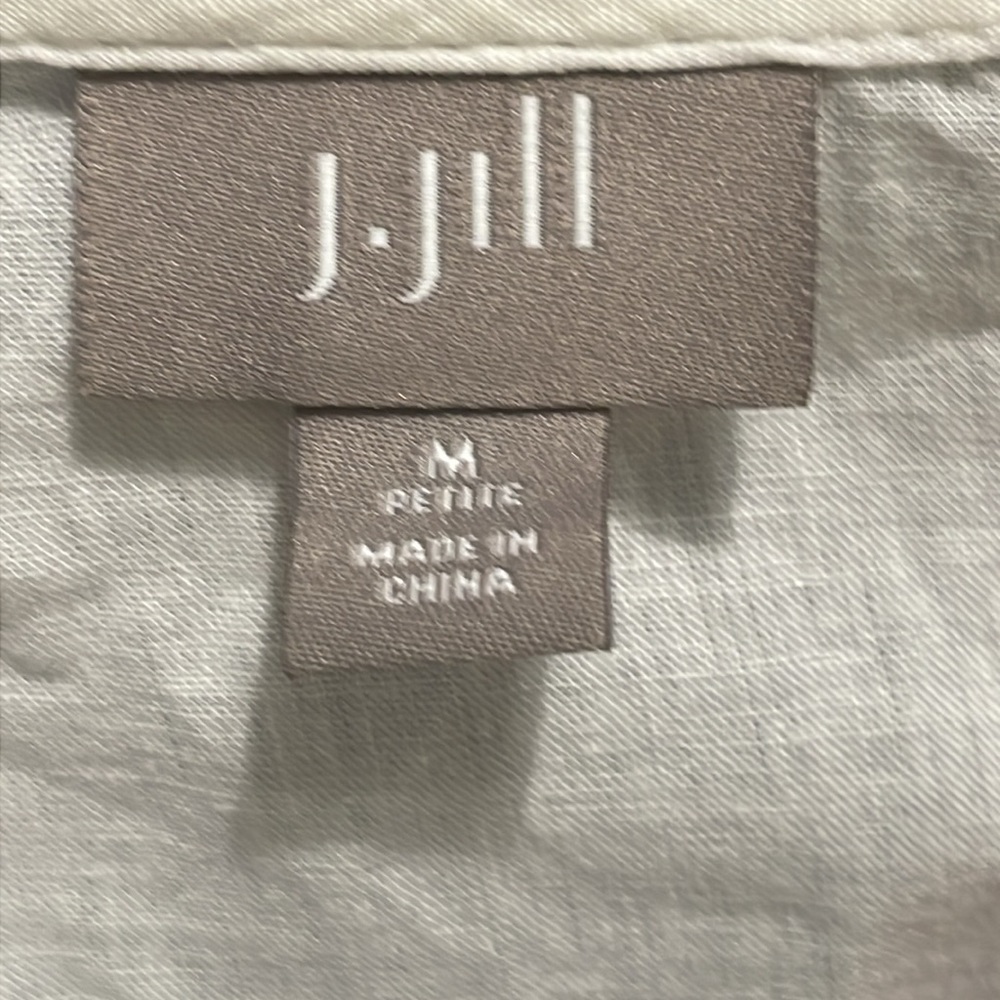 J. Jill linen blend white floral embroidered blouse. 3/4 sleeves. Split hem. EUC - Picture 5 of 7